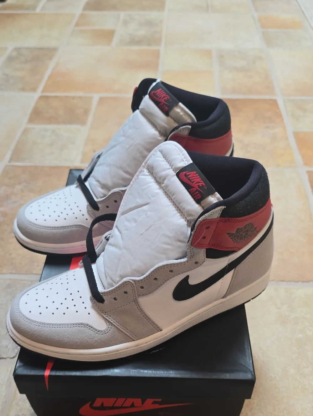 Jordan 1 Retro High Light Smoke Grey 555088-126 Size 10.5 (New)!